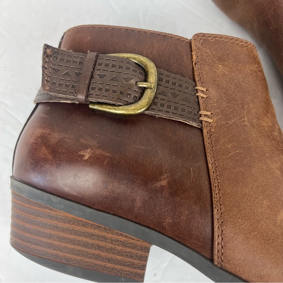 Clarks brown ankle boots in Women’s 7 - Picture 5 of 12
